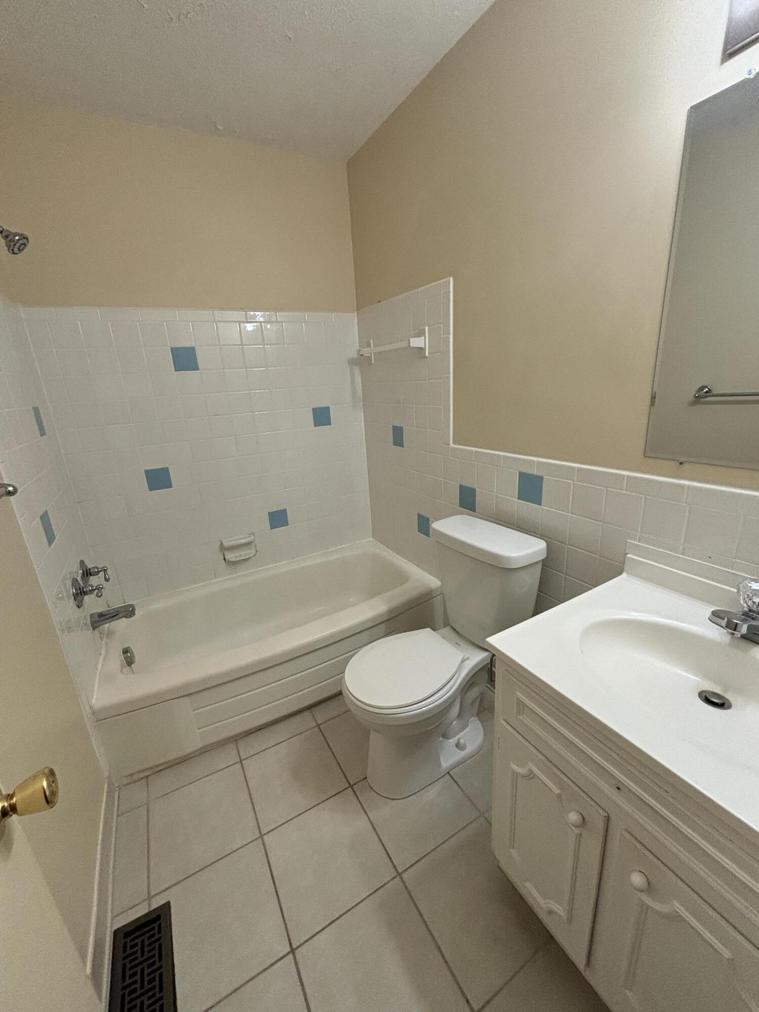 3647 Kenbrooke Court Kalamazoo MI 49006