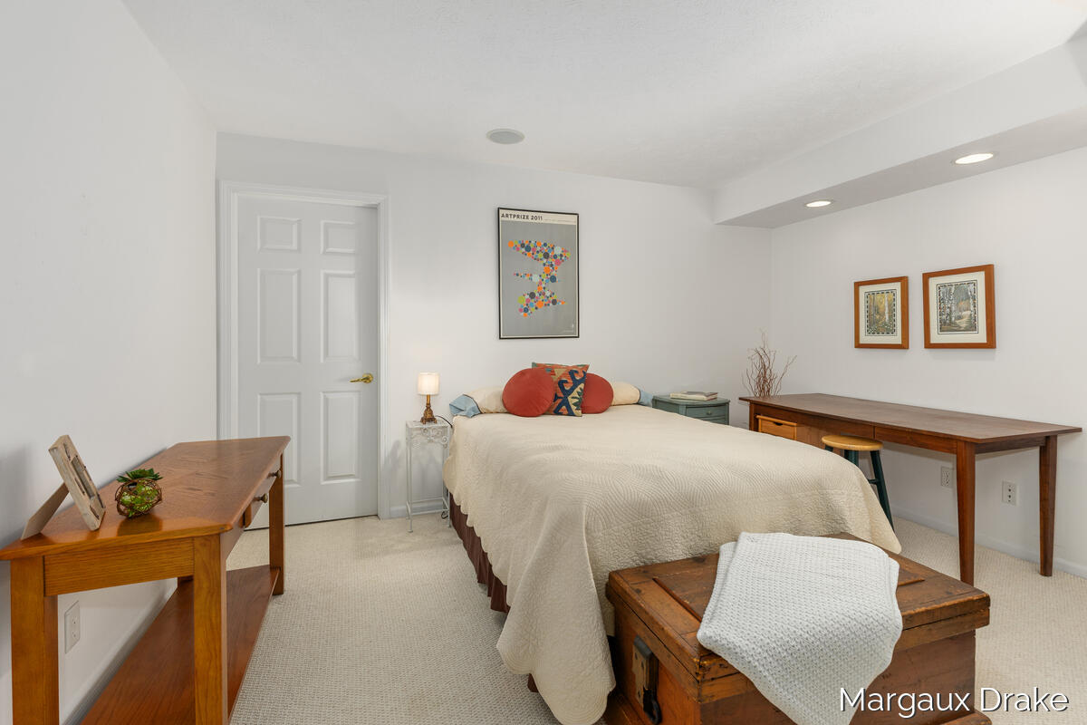 1946 Dunlin Court NE Grand Rapids MI 49505