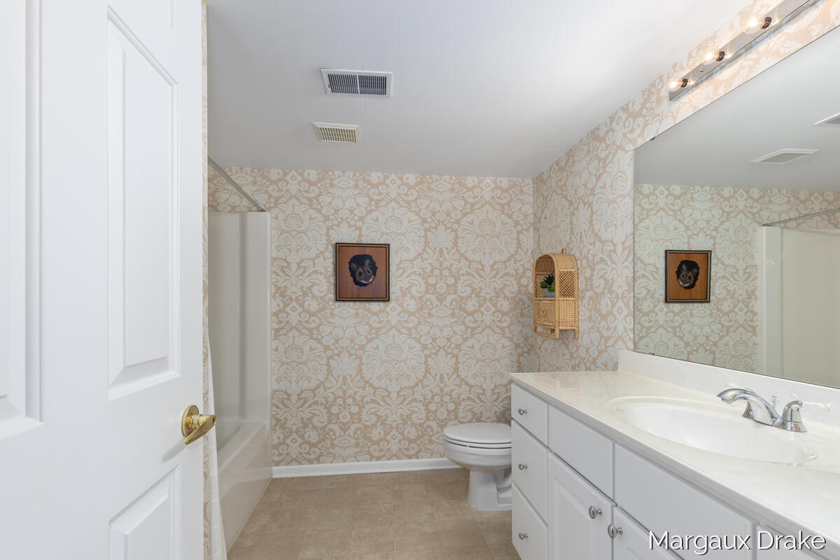 1946 Dunlin Court NE Grand Rapids MI 49505