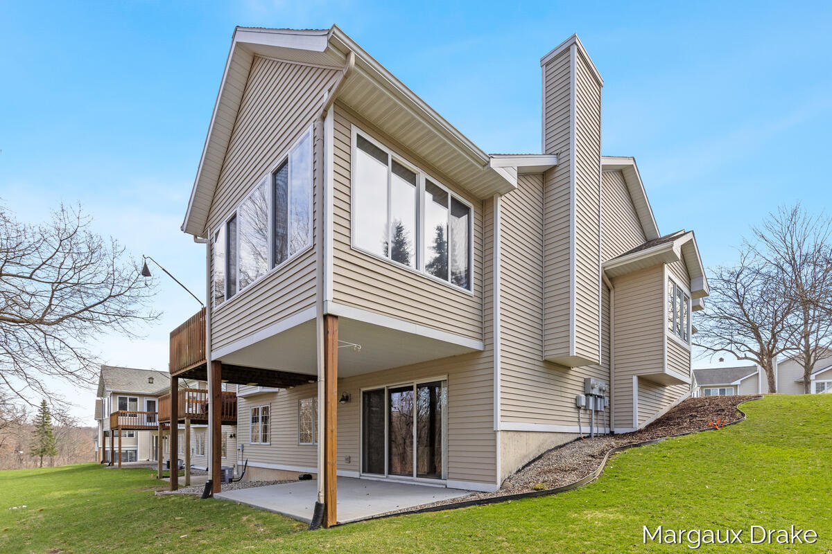 1946 Dunlin Court NE Grand Rapids MI 49505