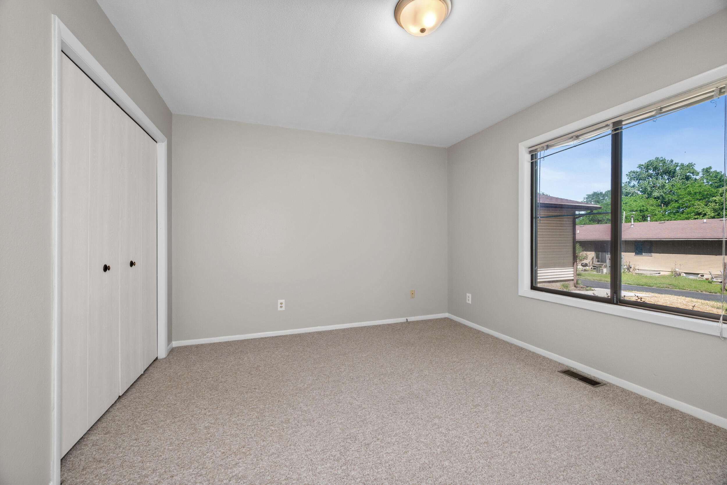 2967 Englewood Avenue SE Grand Rapids MI 49508