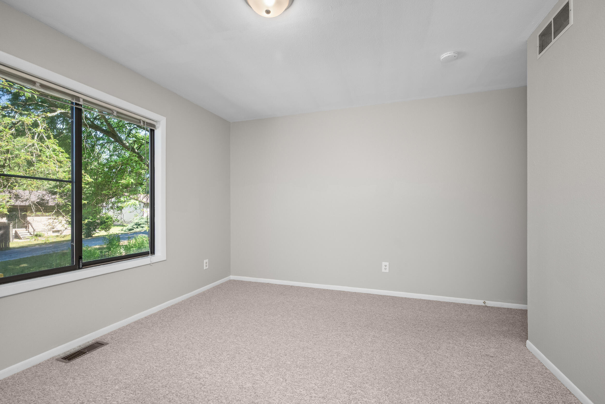 2967 Englewood Avenue SE Grand Rapids MI 49508