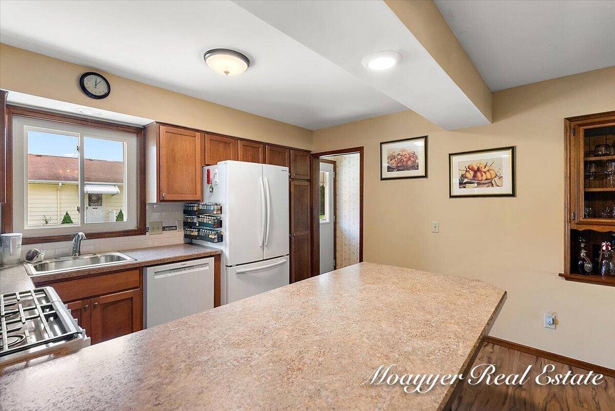 5895 Leisure South Drive SE Grand Rapids MI 49548