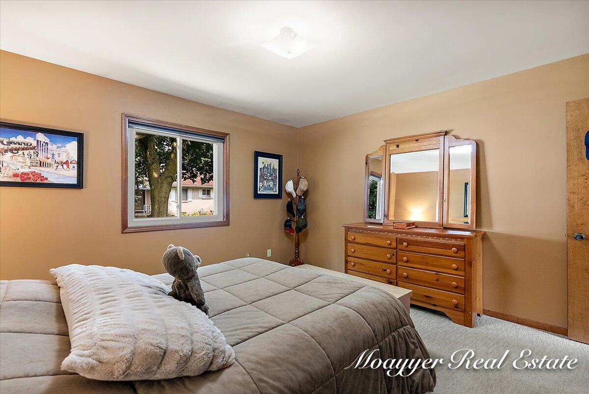 5895 Leisure South Drive SE Grand Rapids MI 49548