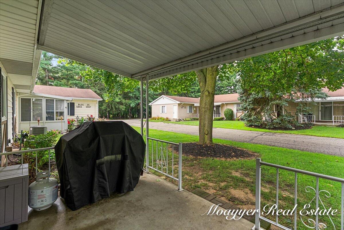 5895 Leisure South Drive SE Grand Rapids MI 49548