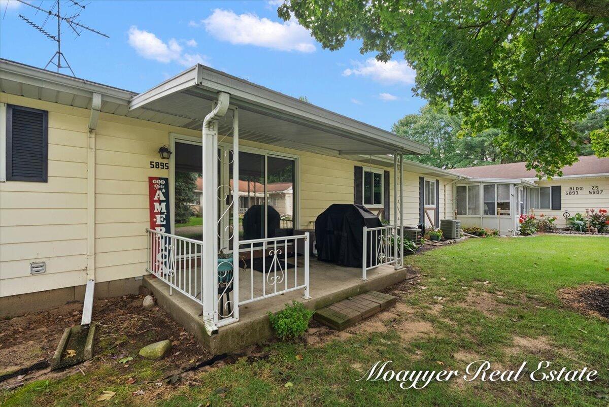 5895 Leisure South Drive SE Grand Rapids MI 49548