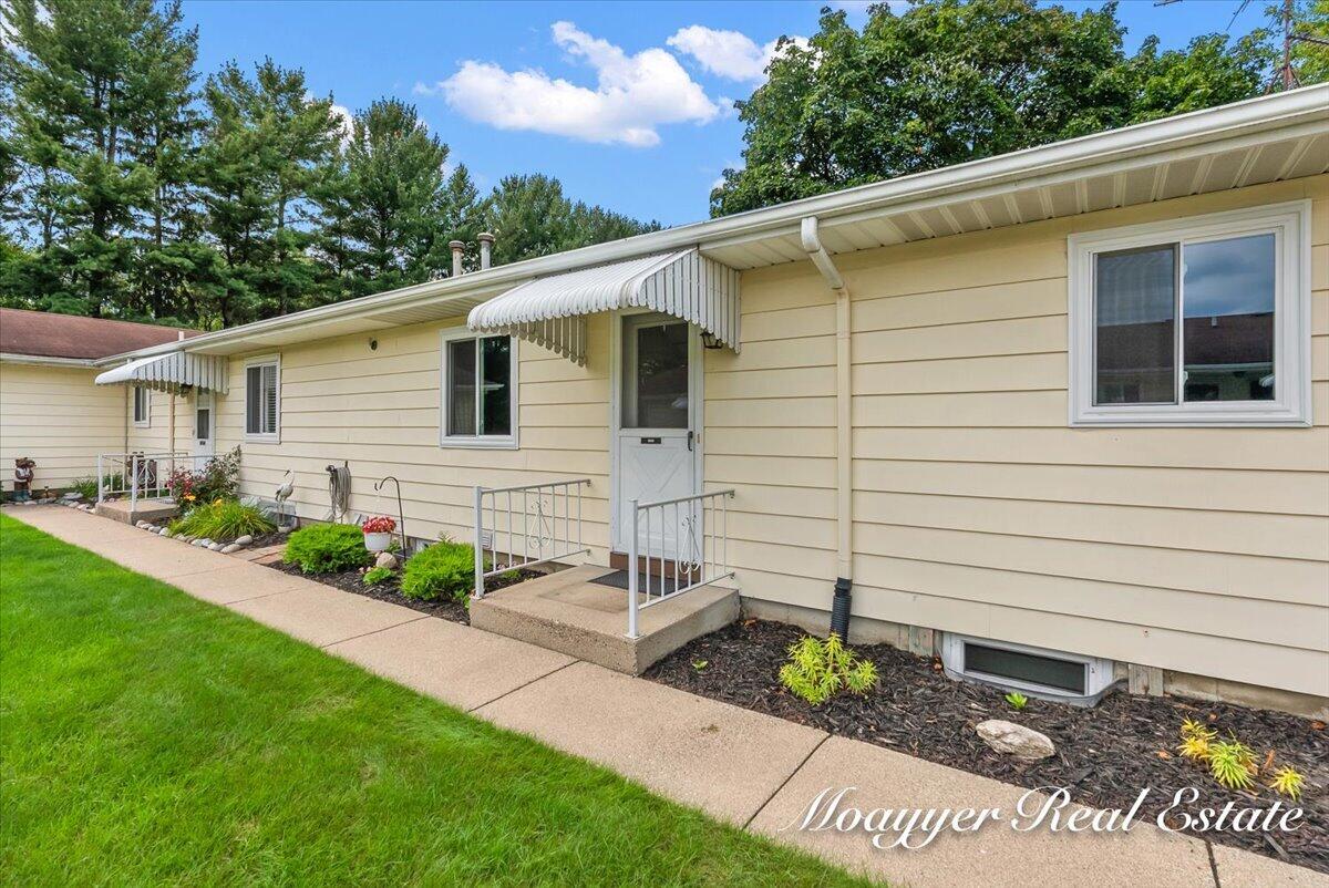 5895 Leisure South Drive SE Grand Rapids MI 49548
