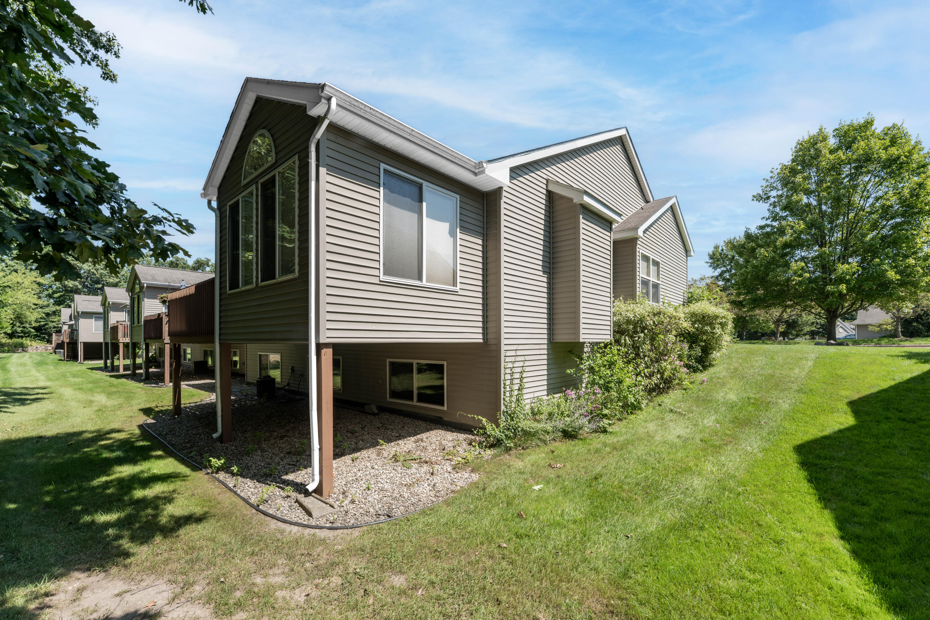 1364 Tanager Lane Kalamazoo MI 49009