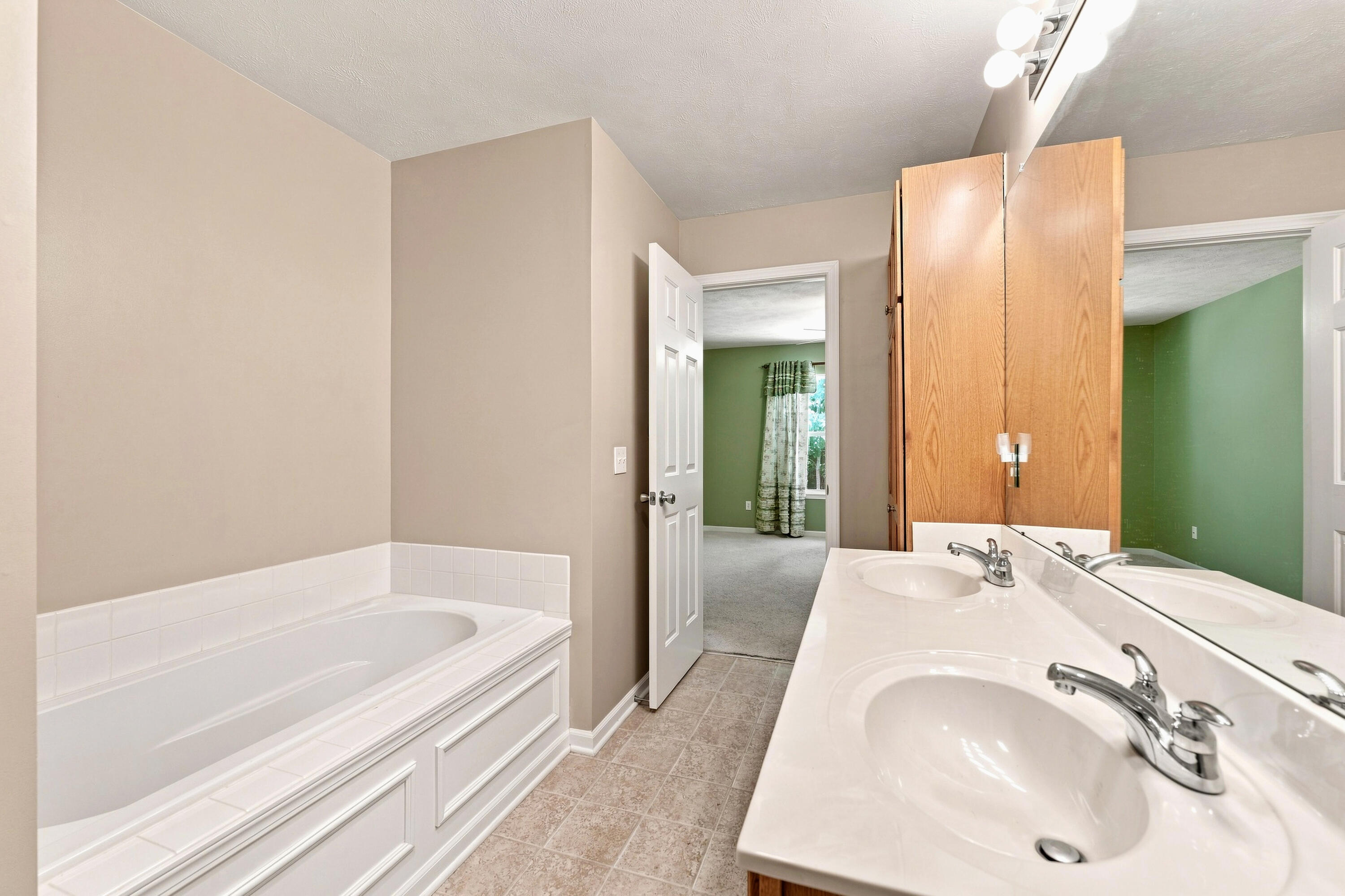 1364 Tanager Lane Kalamazoo MI 49009