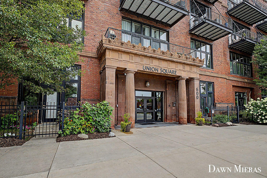 600 Broadway Avenue NW Grand Rapids MI 49504