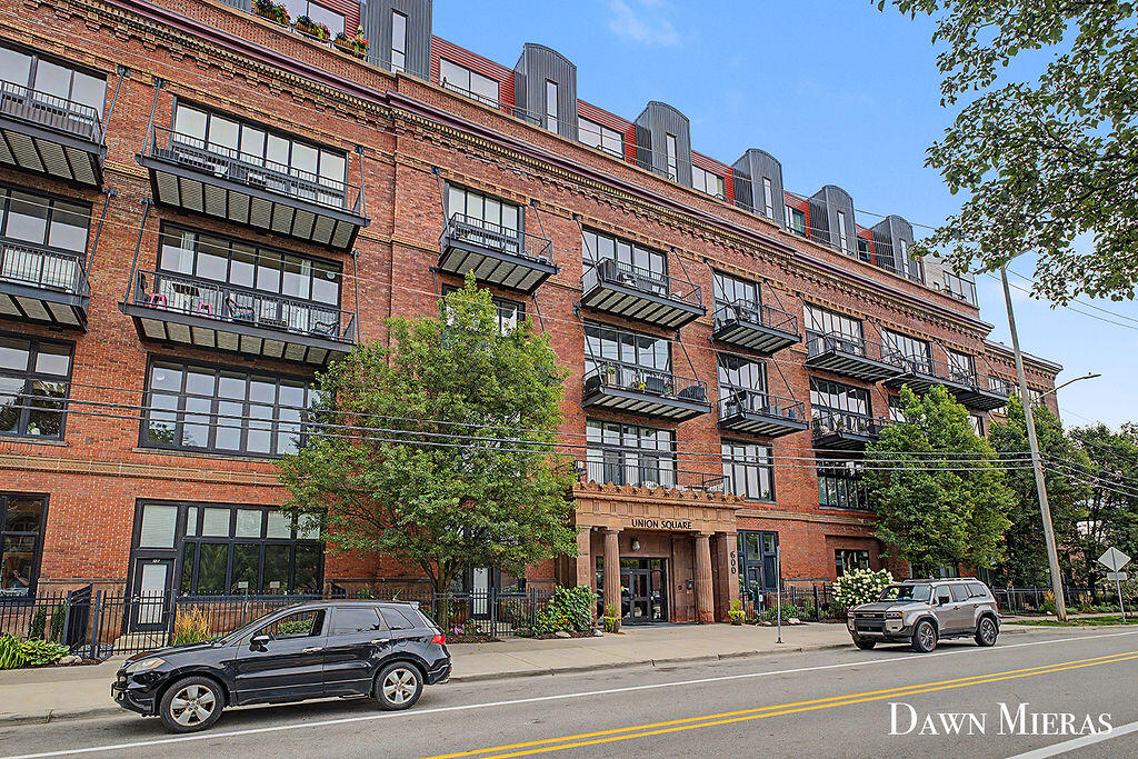 600 Broadway Avenue NW Grand Rapids MI 49504