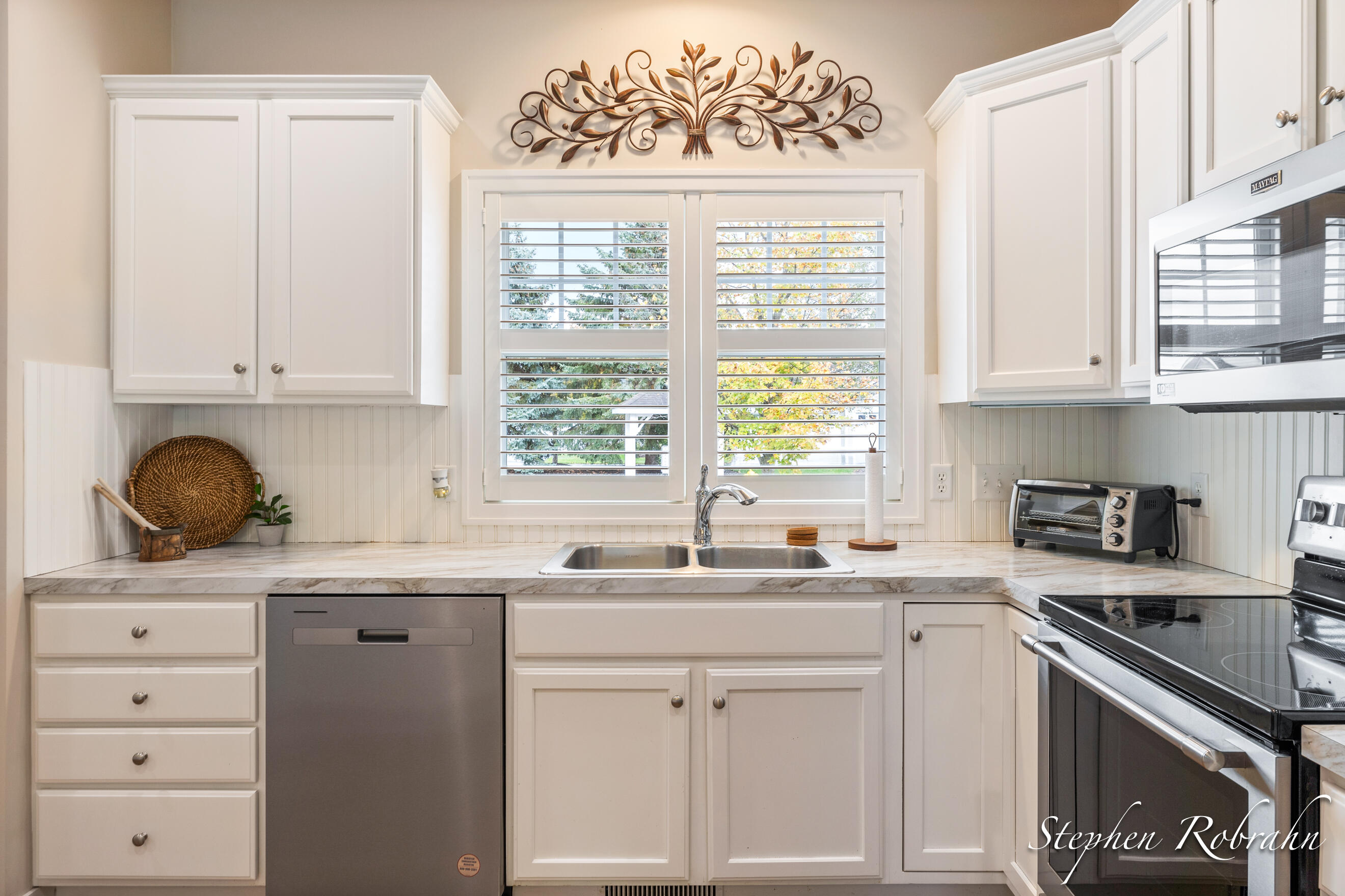 1751 N Trillium Circle Zeeland MI 49464