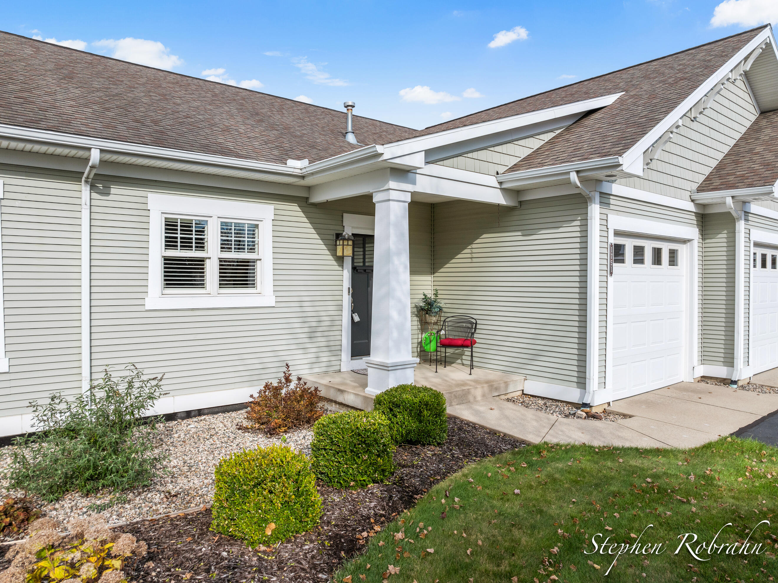 1751 N Trillium Circle Zeeland MI 49464