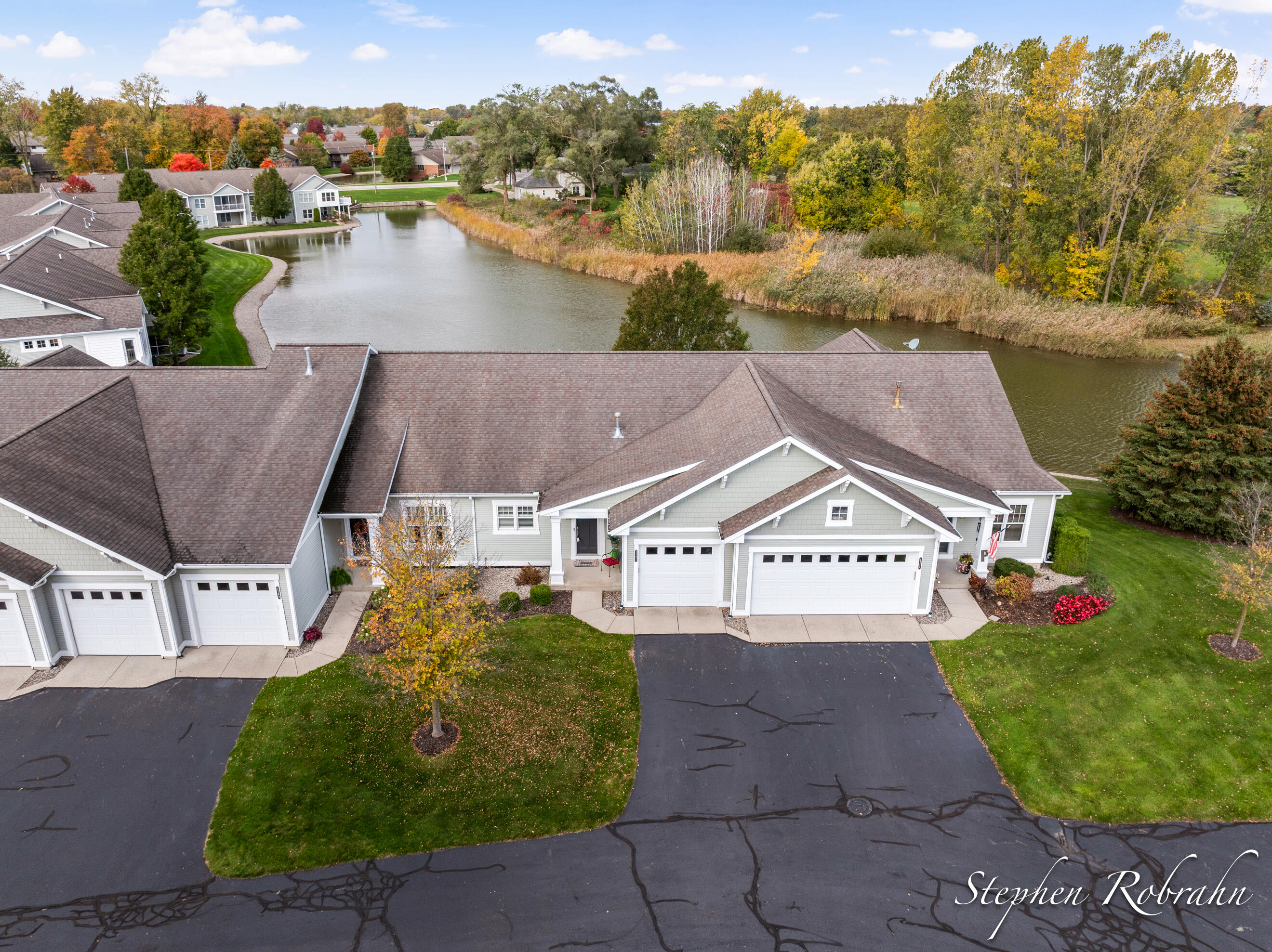 1751 N Trillium Circle Zeeland MI 49464