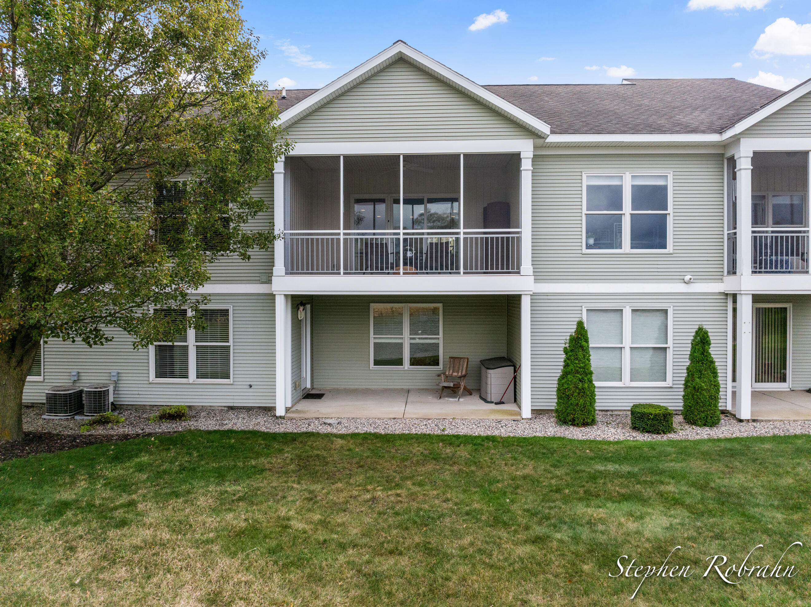 1751 N Trillium Circle Zeeland MI 49464