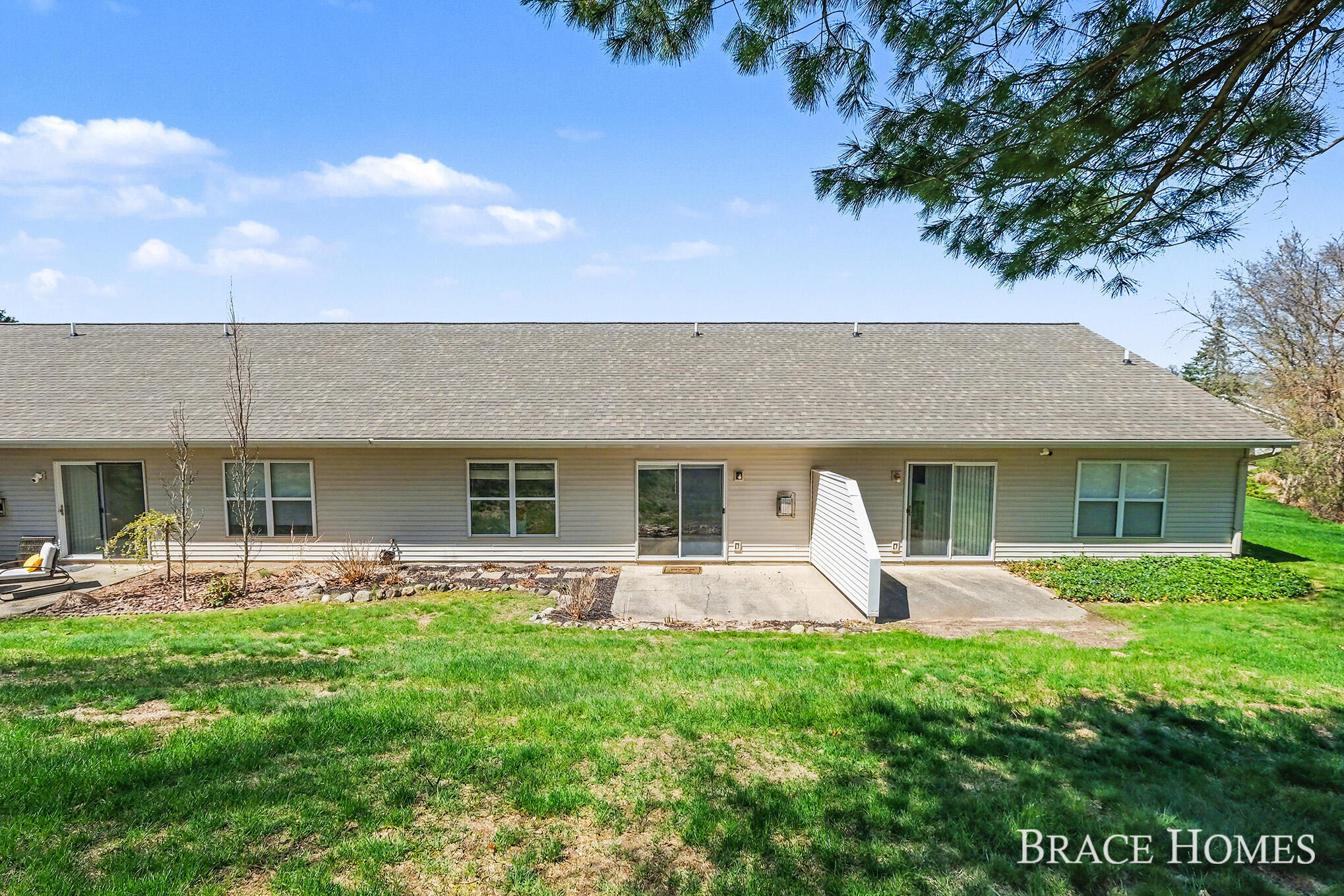 3369 Clear Vista Court NE Grand Rapids MI 49525