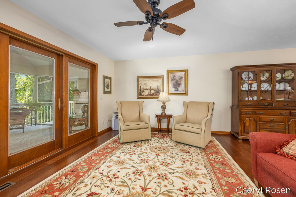 7036 Treetop Lane NE Rockford MI 49341