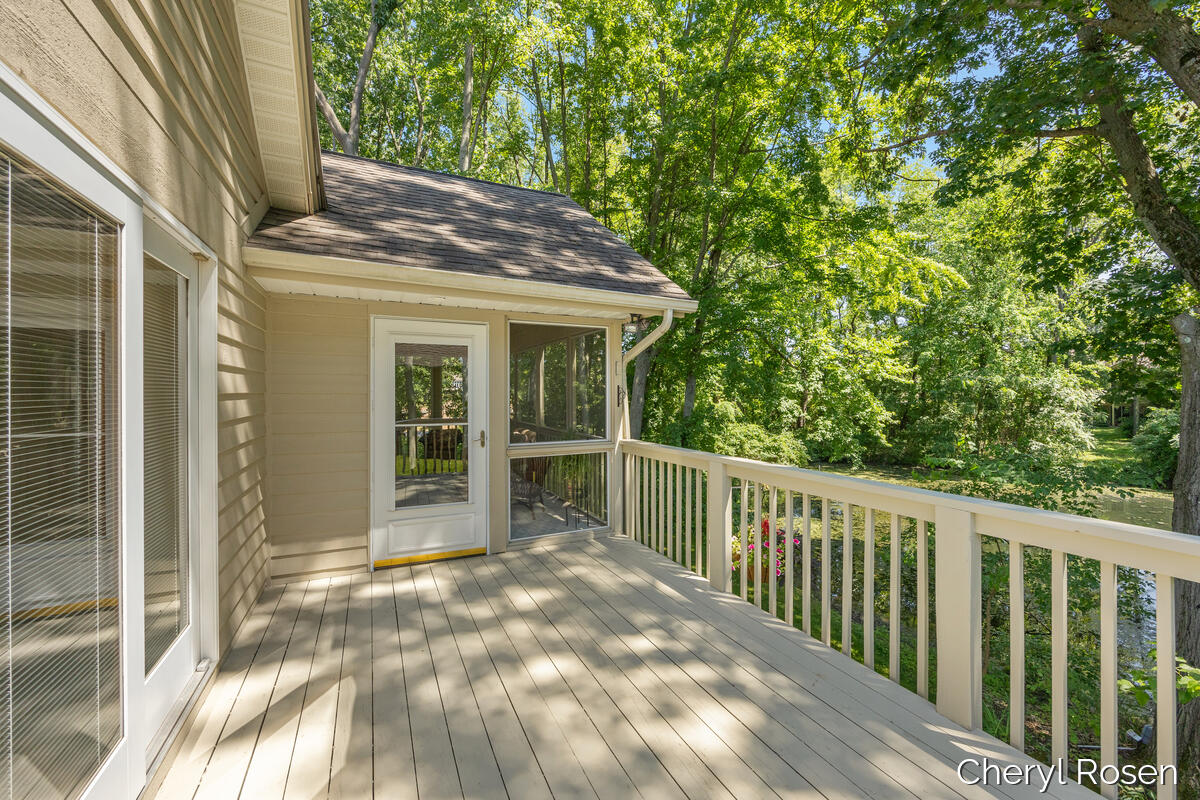 7036 Treetop Lane NE Rockford MI 49341