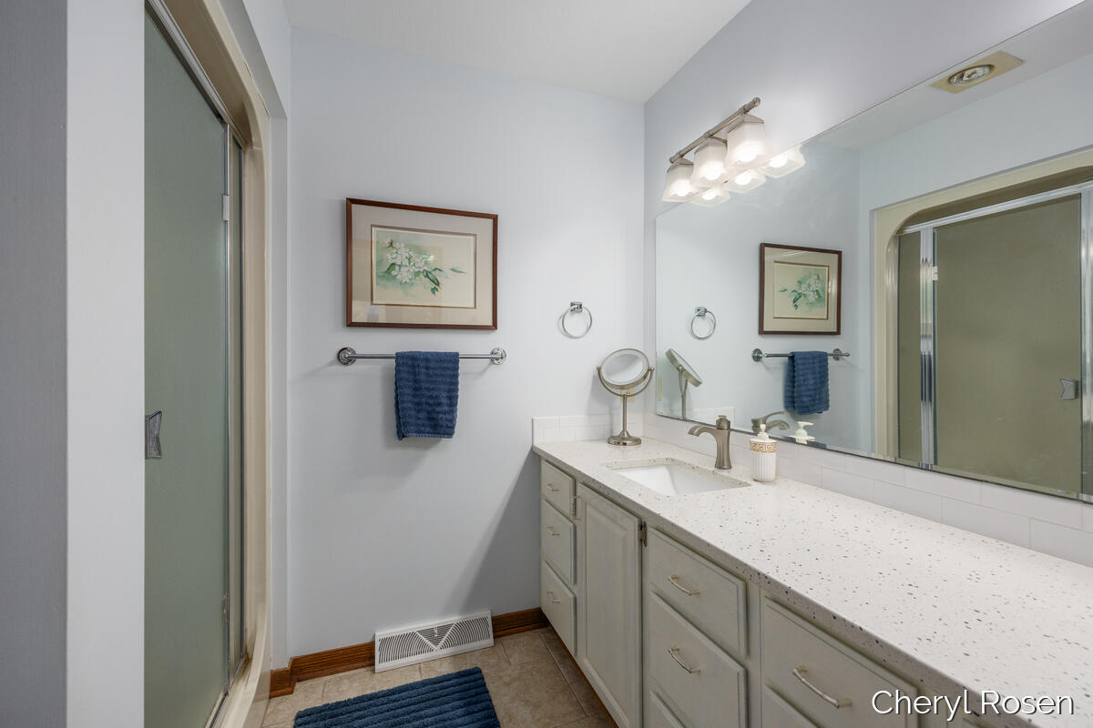 7036 Treetop Lane NE Rockford MI 49341
