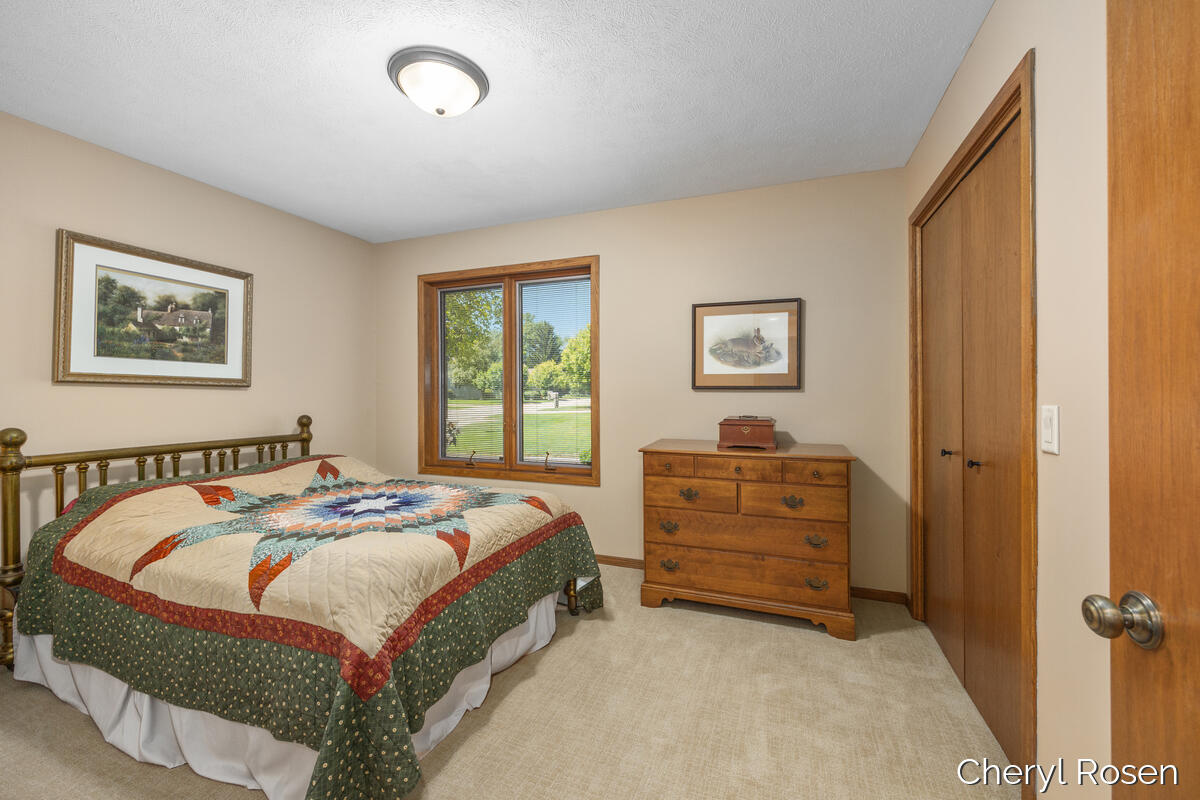7036 Treetop Lane NE Rockford MI 49341
