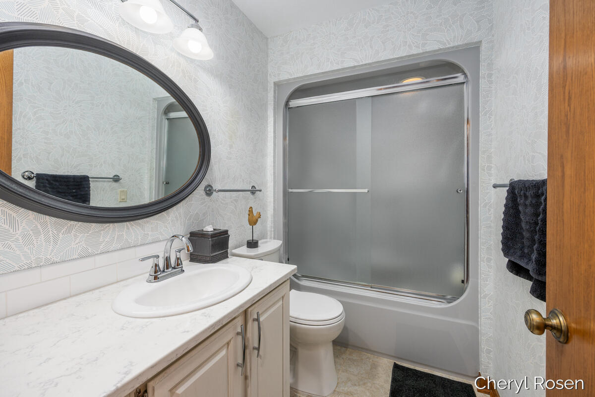 7036 Treetop Lane NE Rockford MI 49341