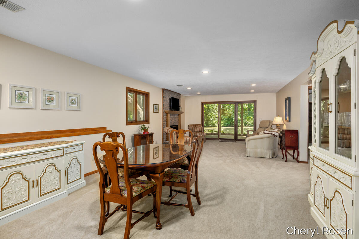 7036 Treetop Lane NE Rockford MI 49341