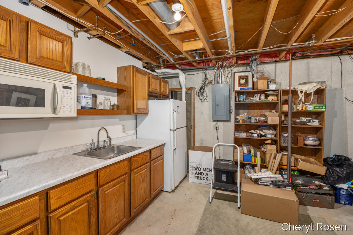 7036 Treetop Lane NE Rockford MI 49341
