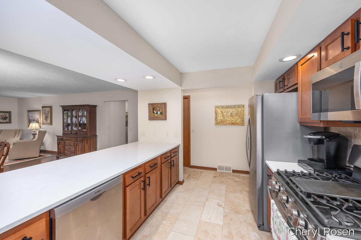 7036 Treetop Lane NE Rockford MI 49341