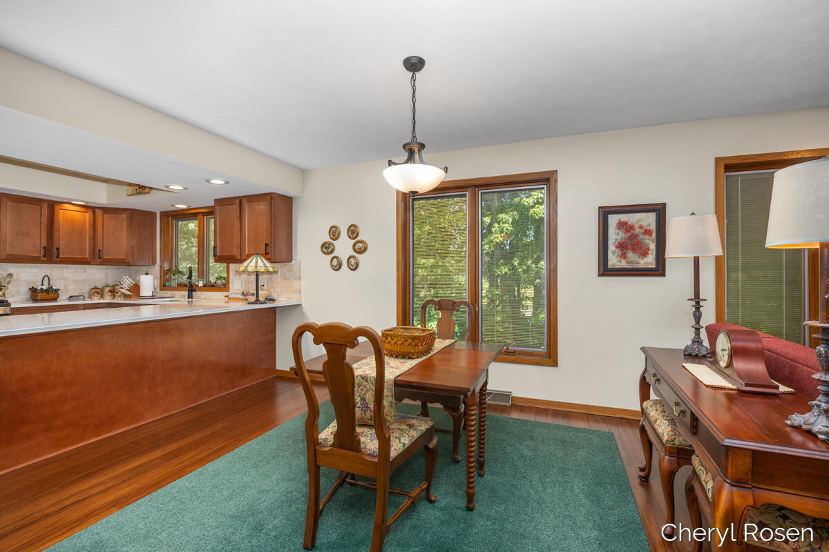 7036 Treetop Lane NE Rockford MI 49341