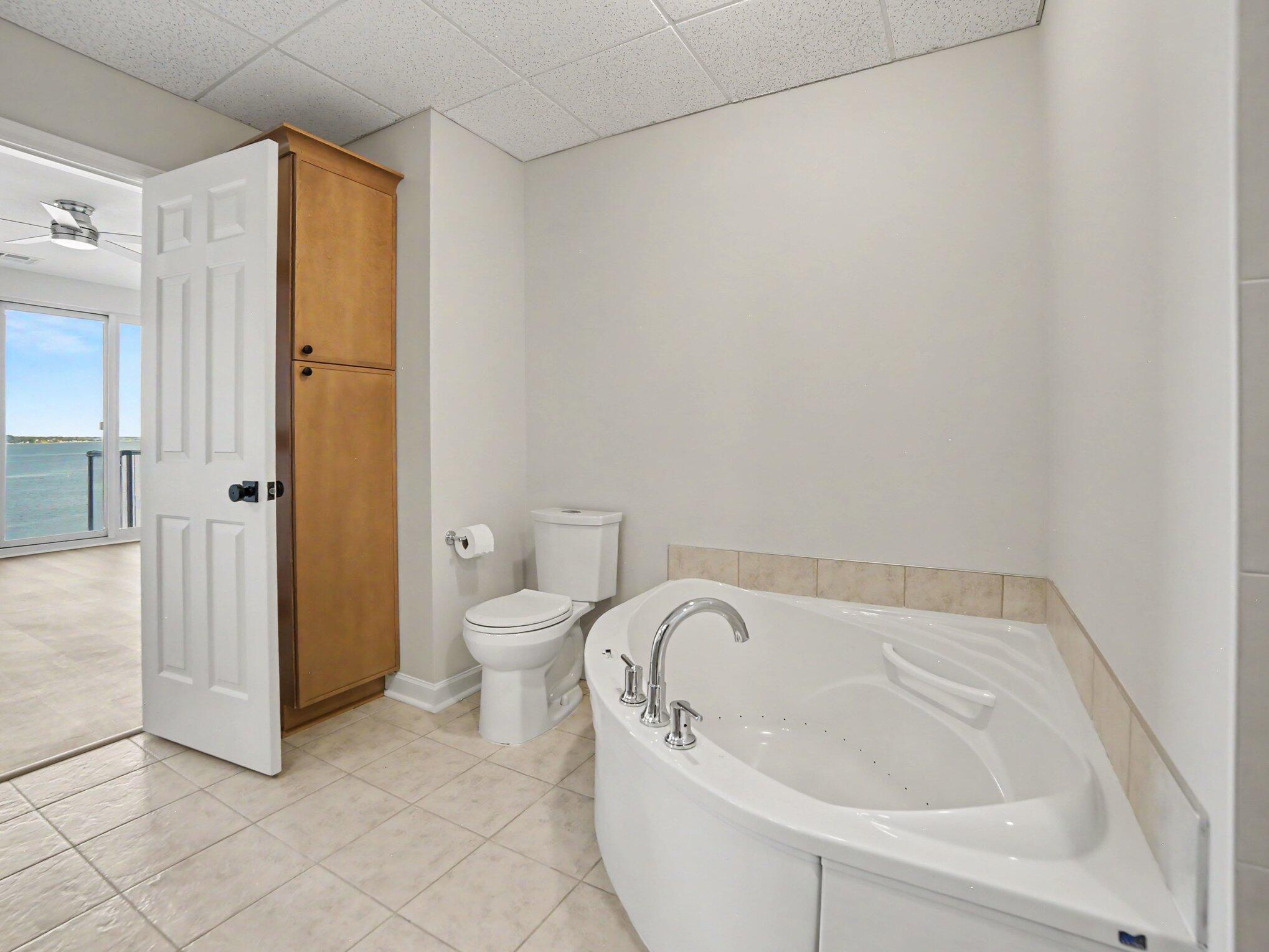 2964 Lakeshore Drive Muskegon MI 49441