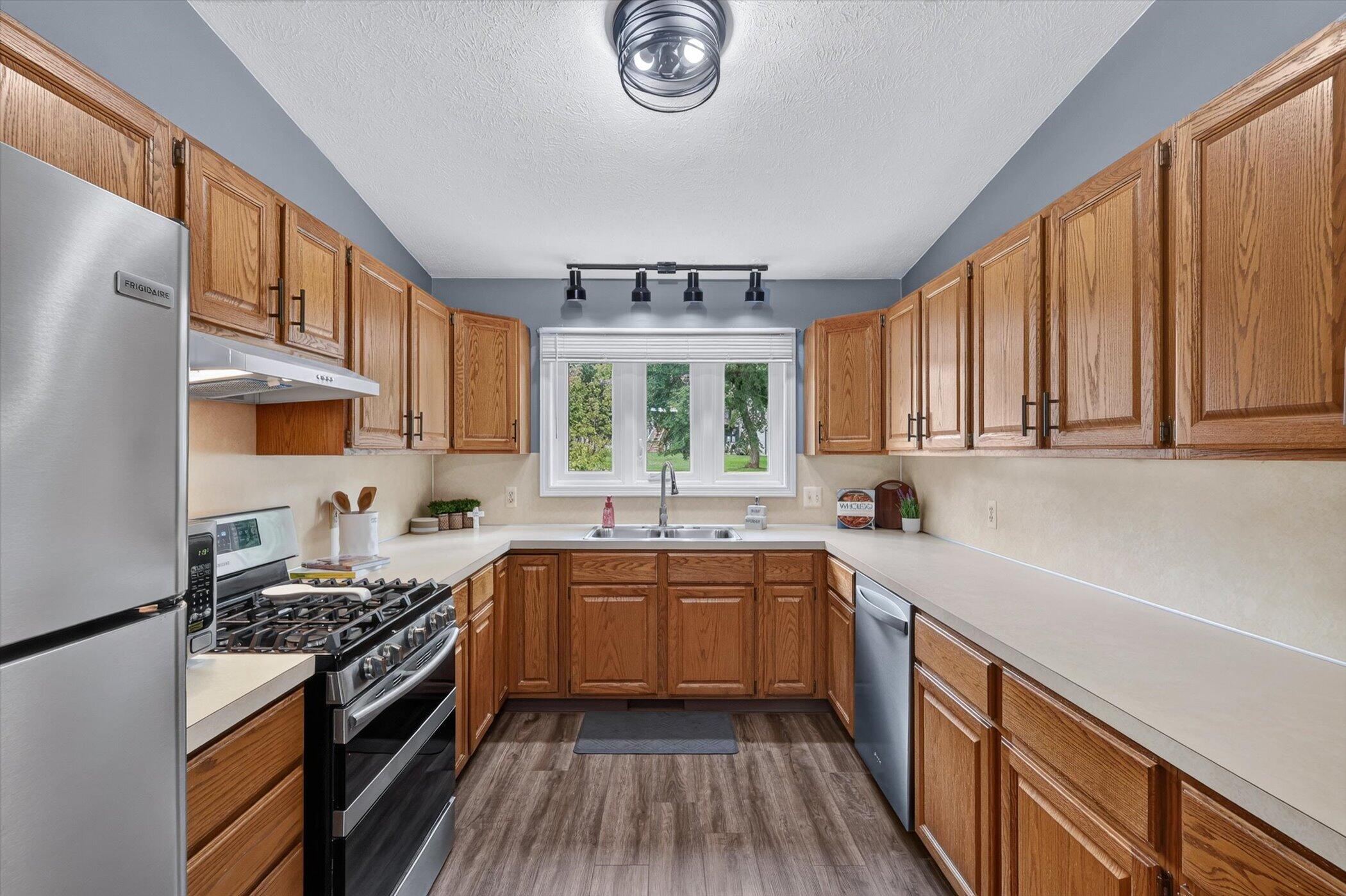 584 Gardenview Drive SW Byron Center MI 49315