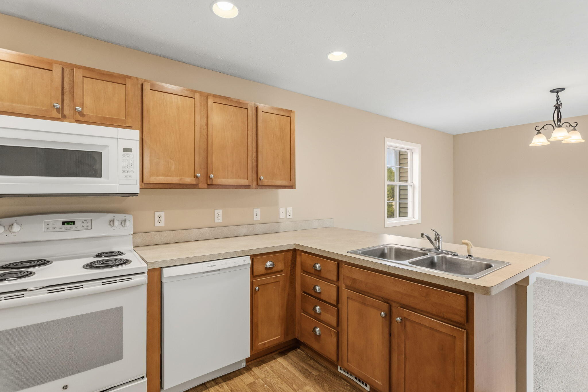 2128 Sherwood Avenue Holland MI 49423