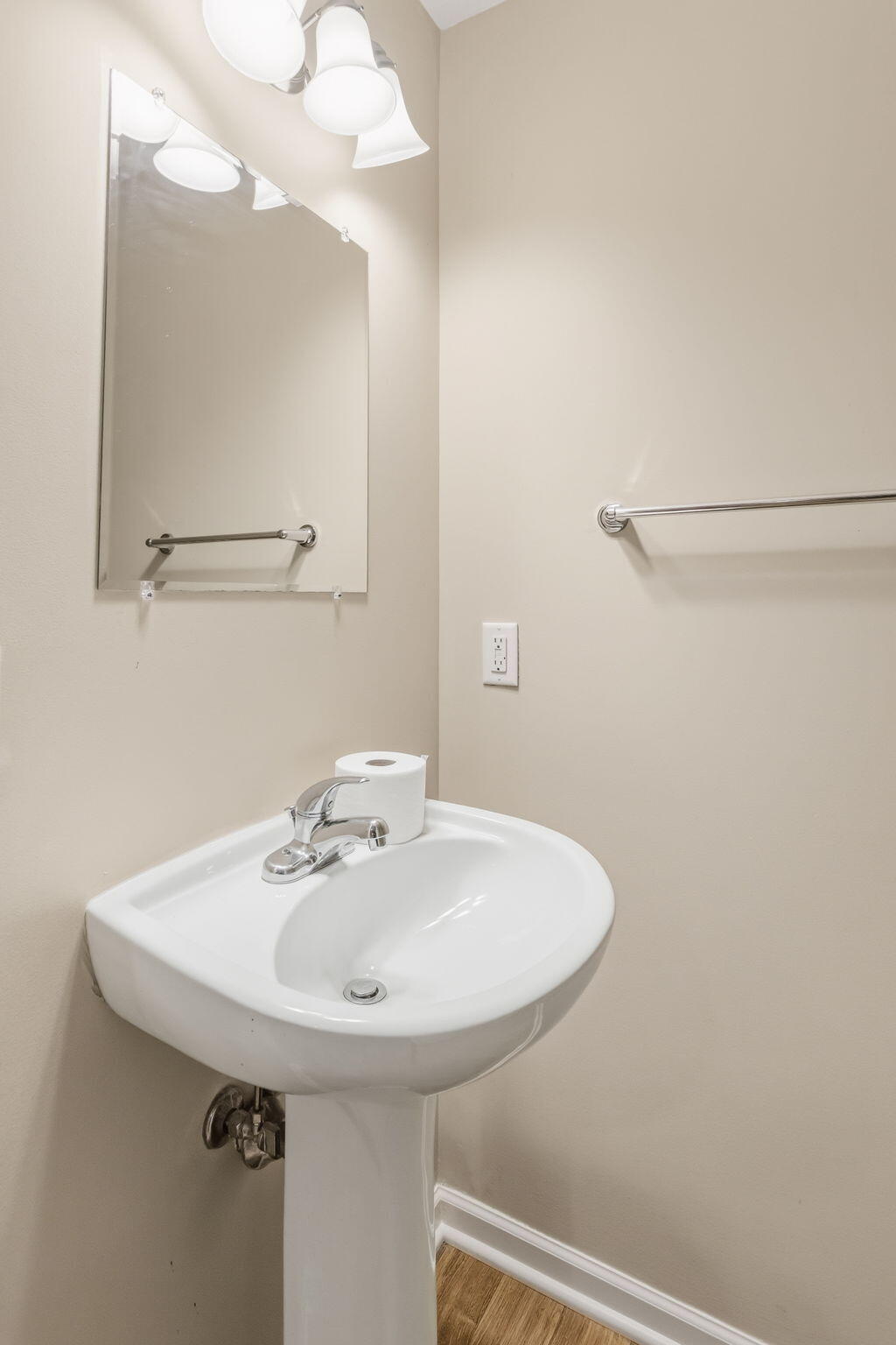 2128 Sherwood Avenue Holland MI 49423