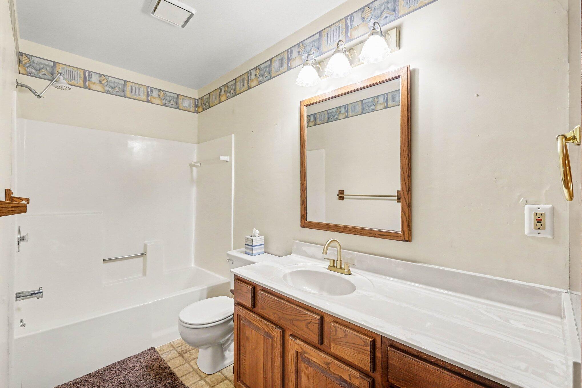 4799 Rockvalley Drive NE Grand Rapids MI 49525