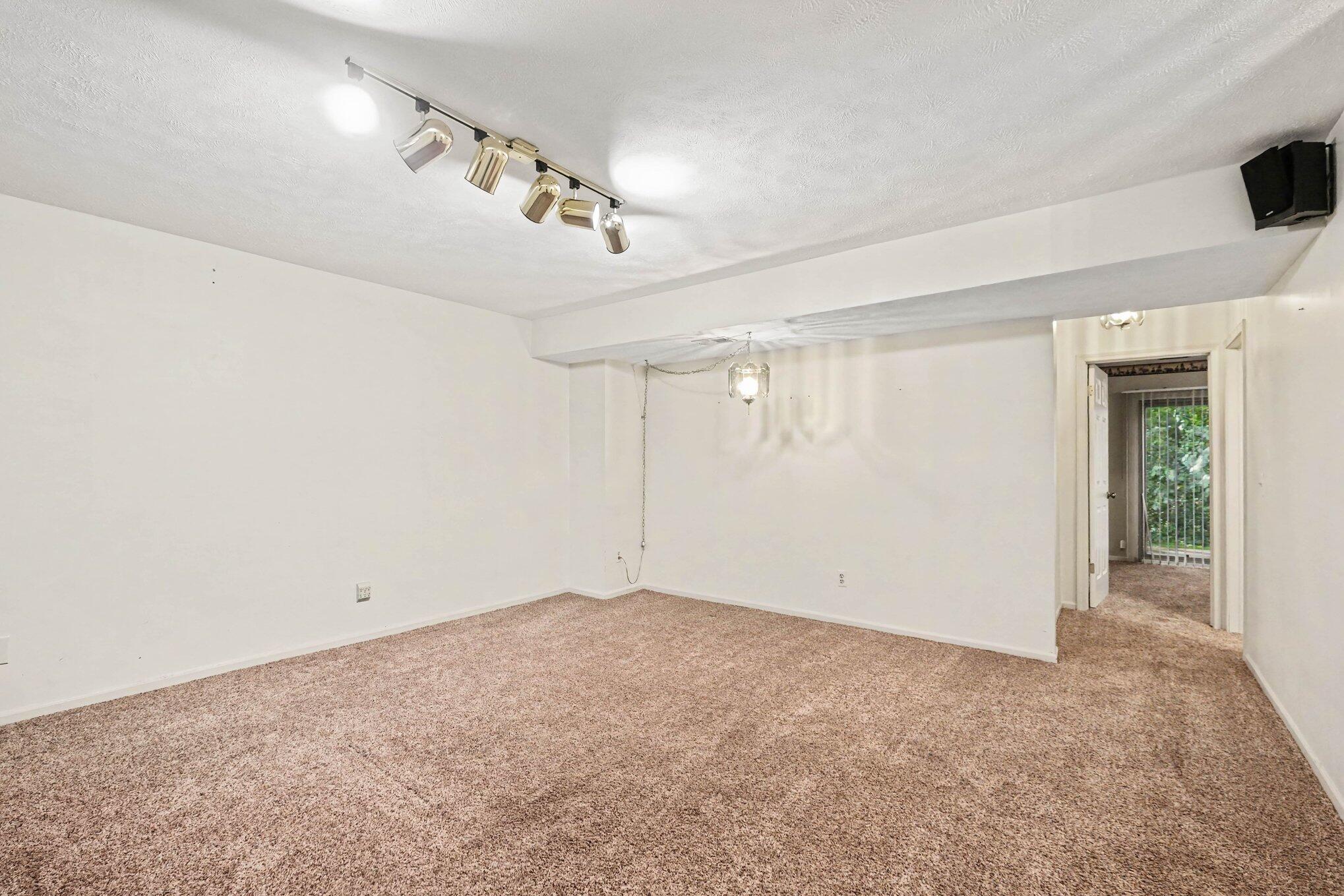 4799 Rockvalley Drive NE Grand Rapids MI 49525