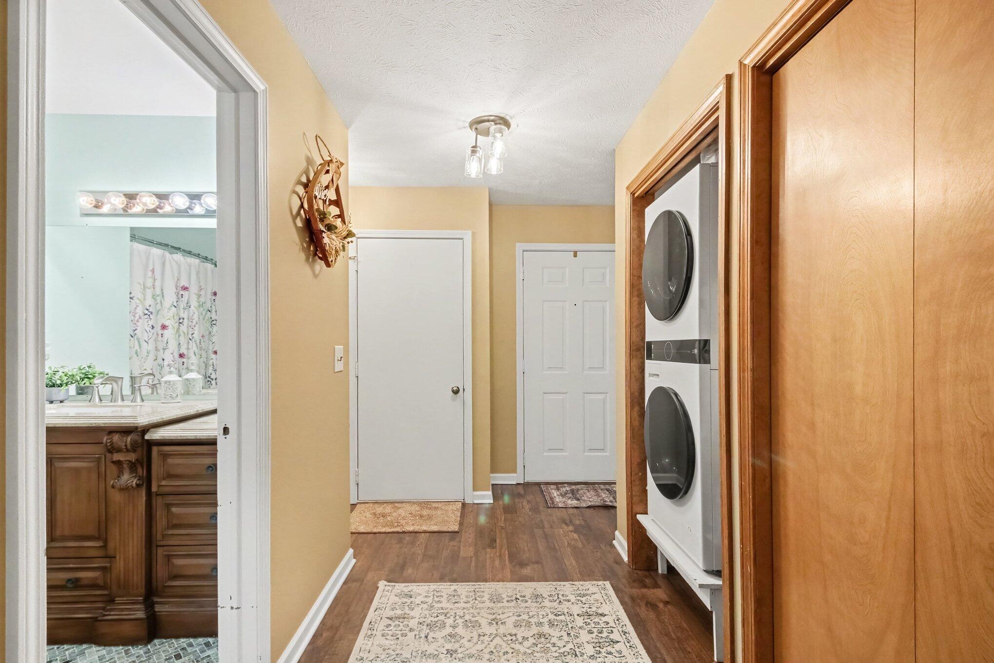 49 Skyline Circle NW Grand Rapids MI 49504