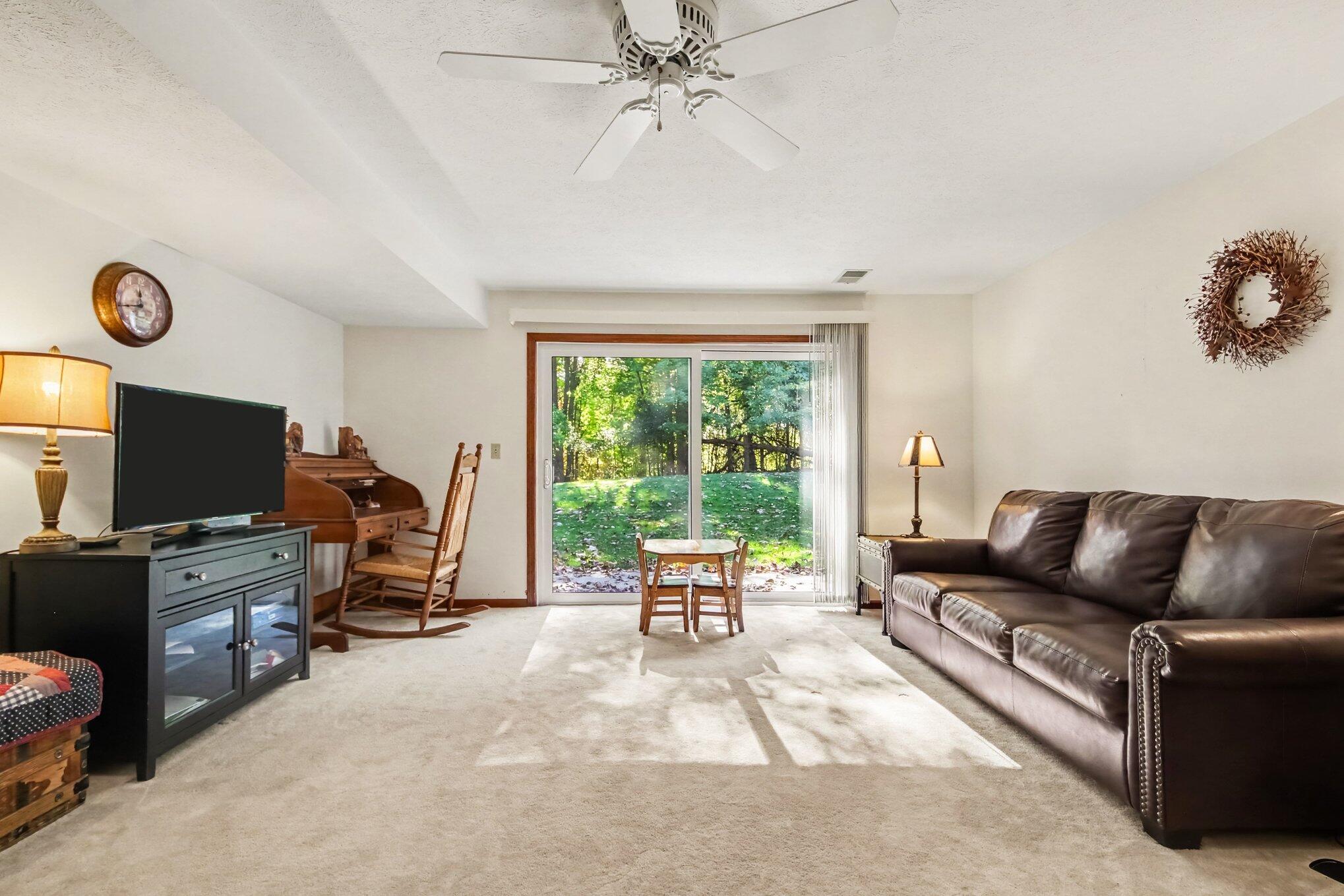 49 Skyline Circle NW Grand Rapids MI 49504