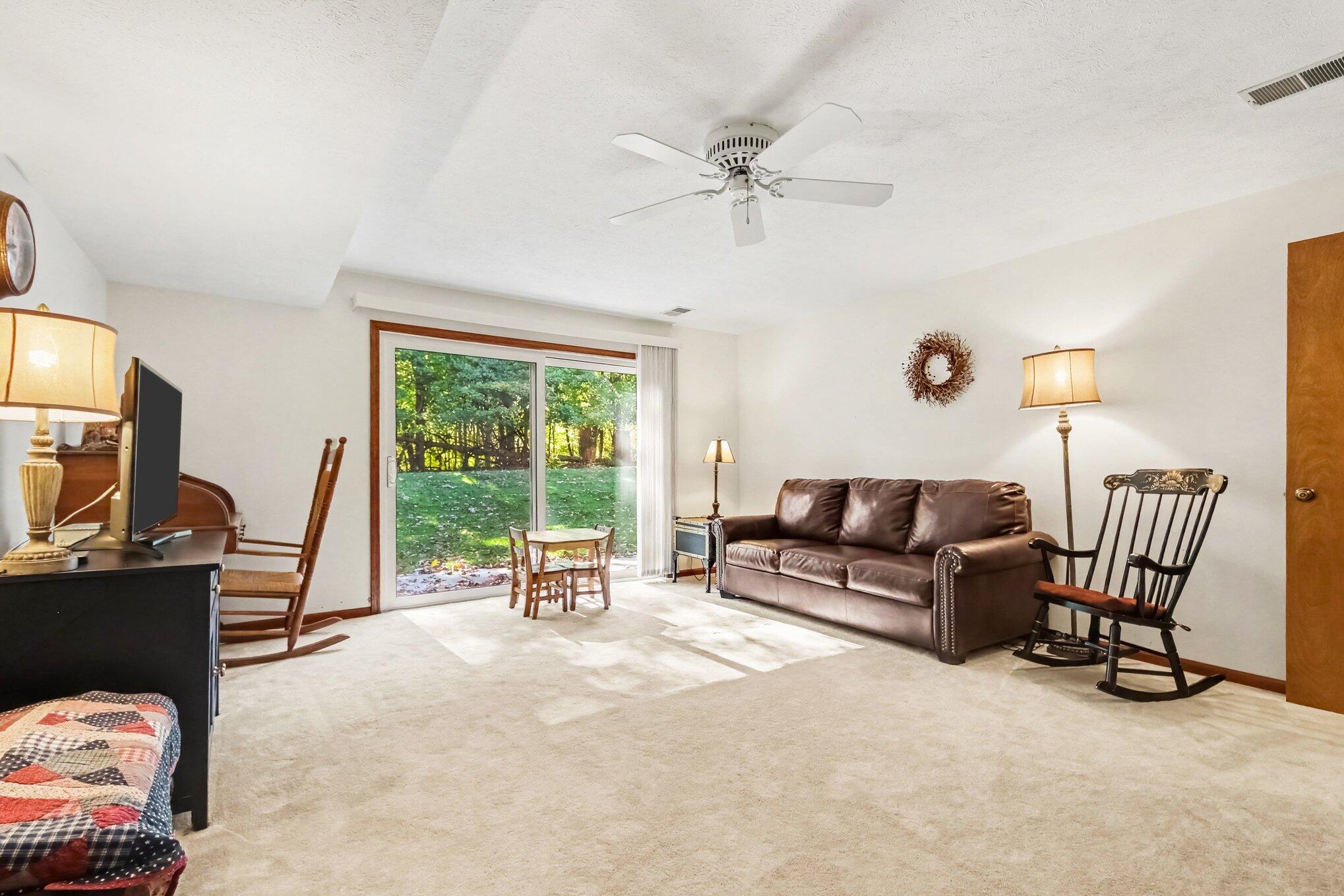49 Skyline Circle NW Grand Rapids MI 49504