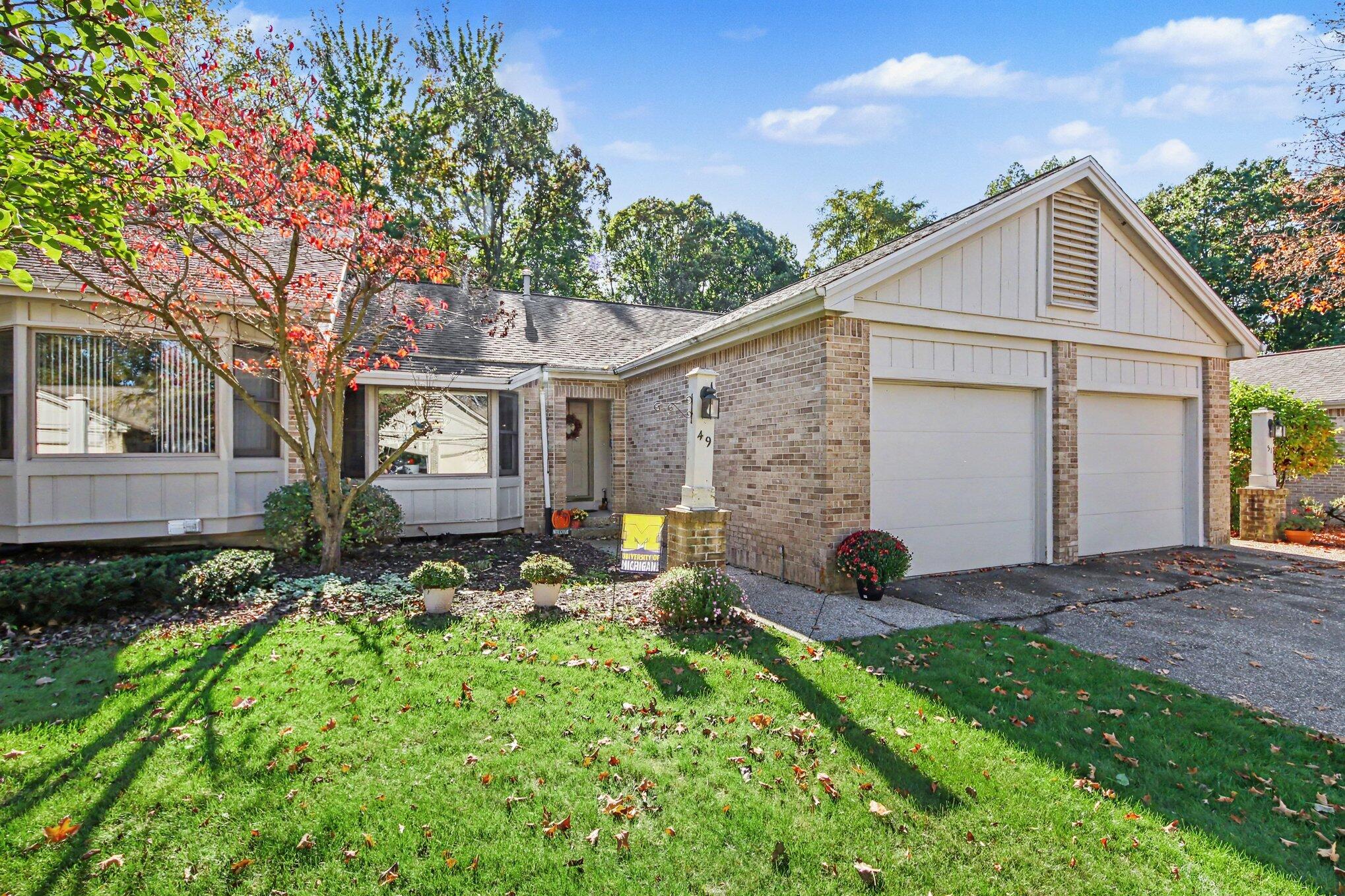 49 Skyline Circle NW Grand Rapids MI 49504