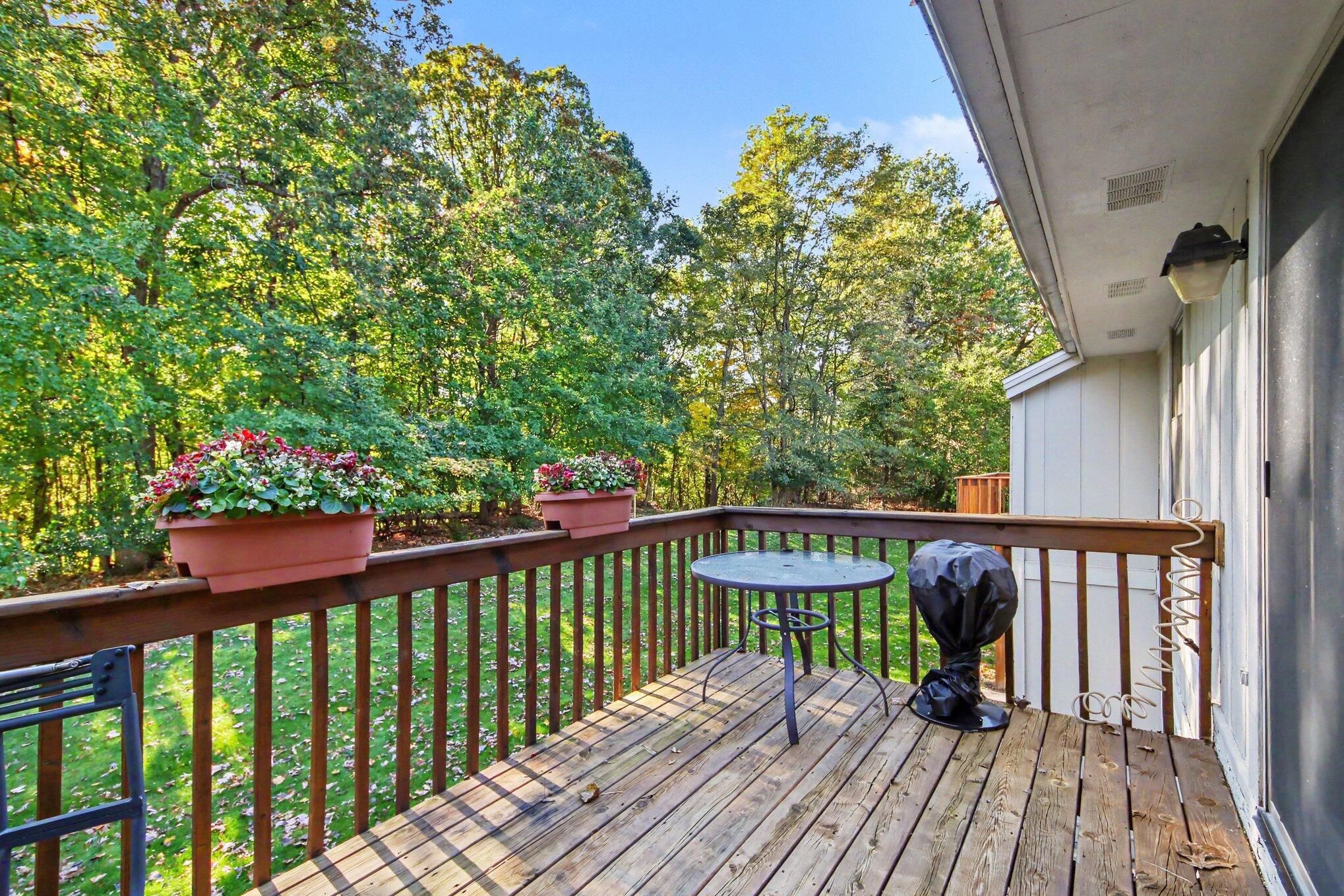 49 Skyline Circle NW Grand Rapids MI 49504