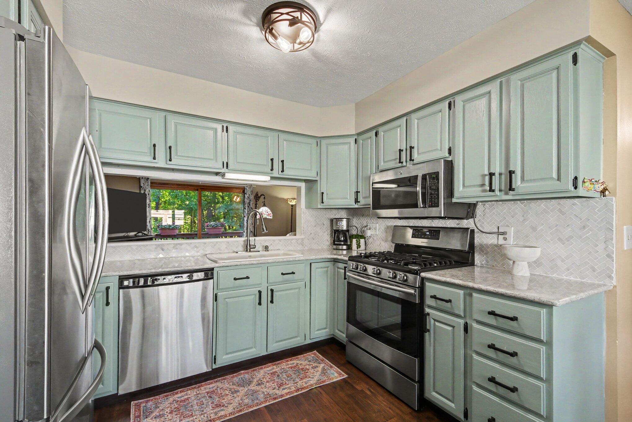49 Skyline Circle NW Grand Rapids MI 49504