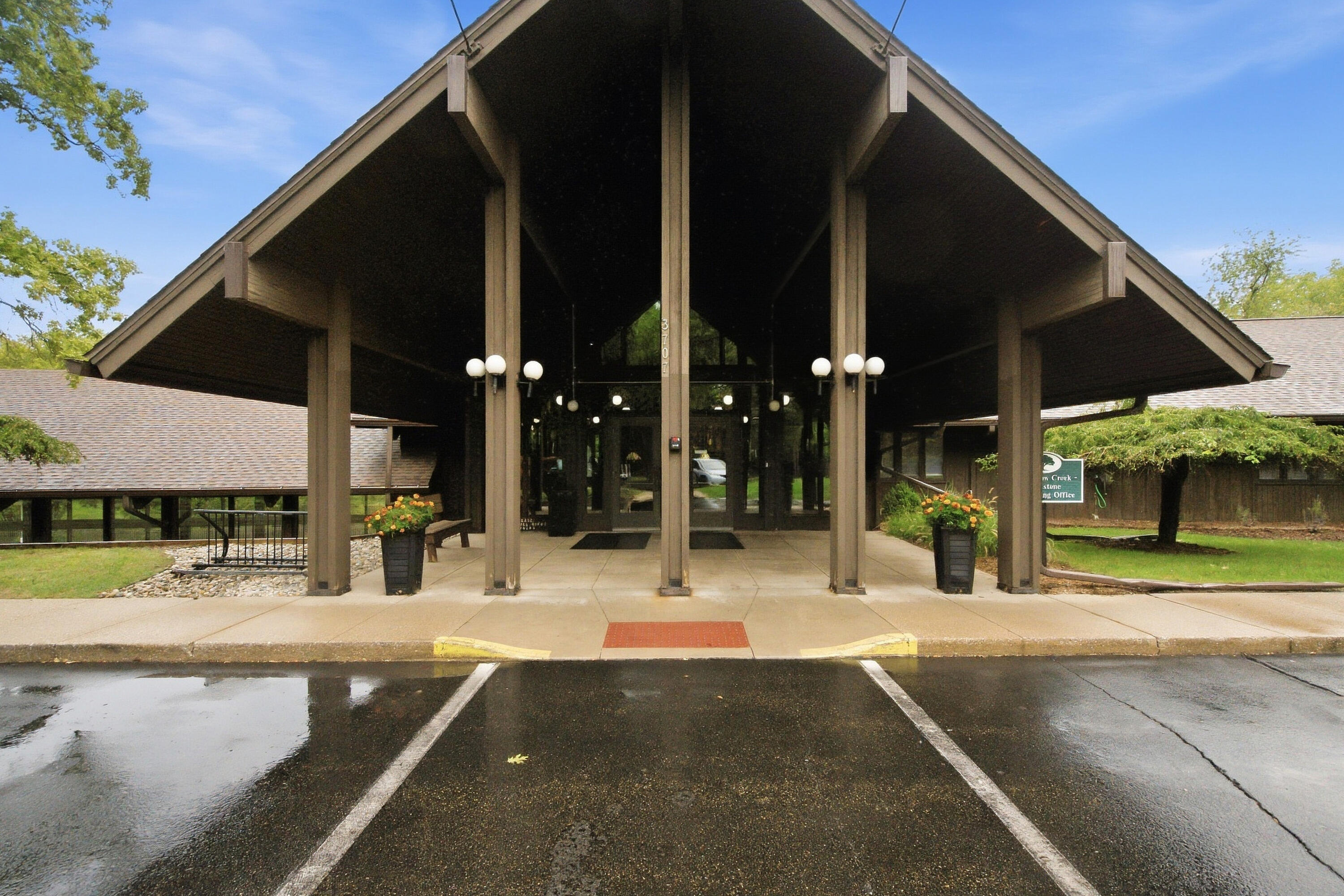 3831 Greenleaf Circle Kalamazoo MI 49008