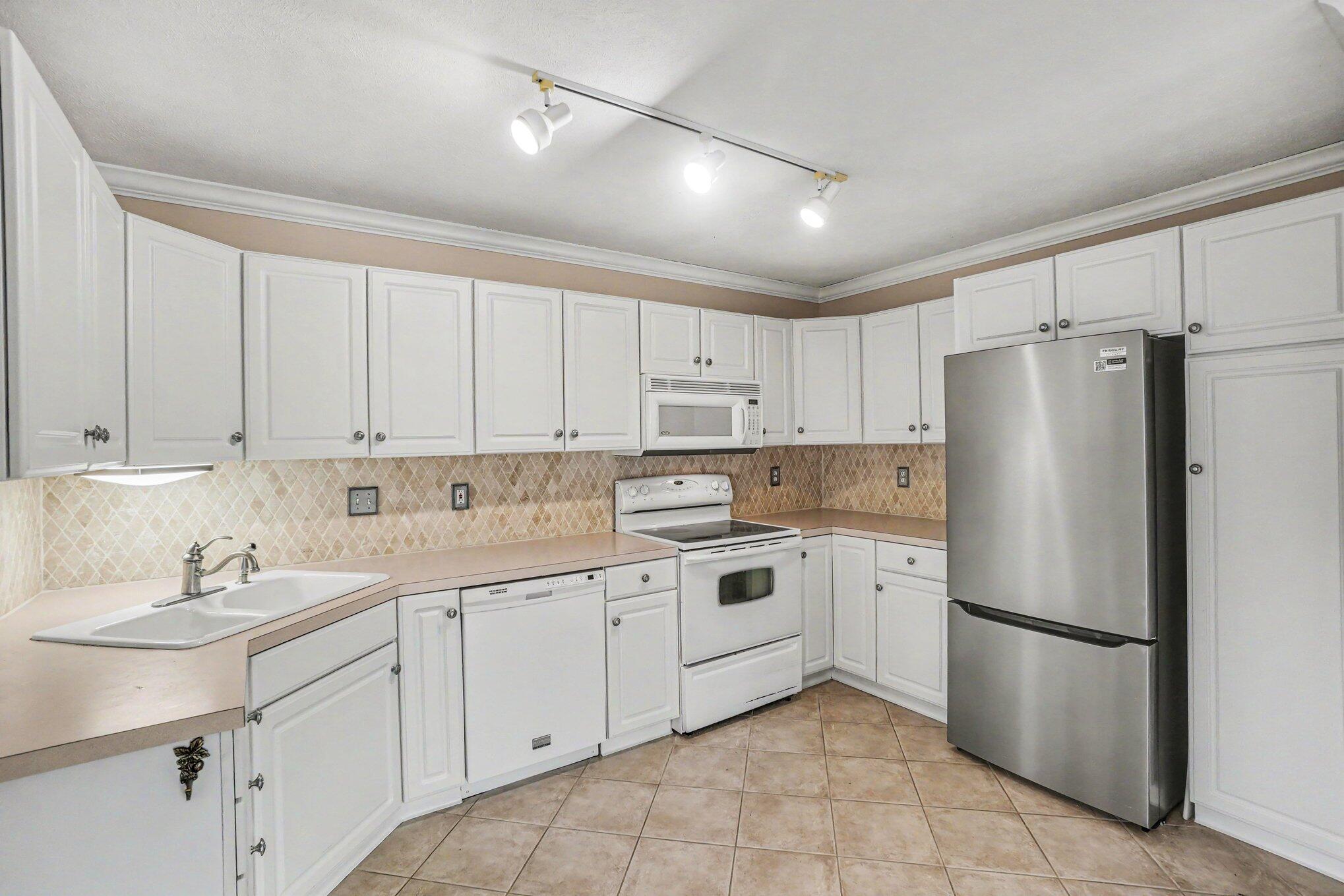 868 Harvest Drive Holland MI 49423