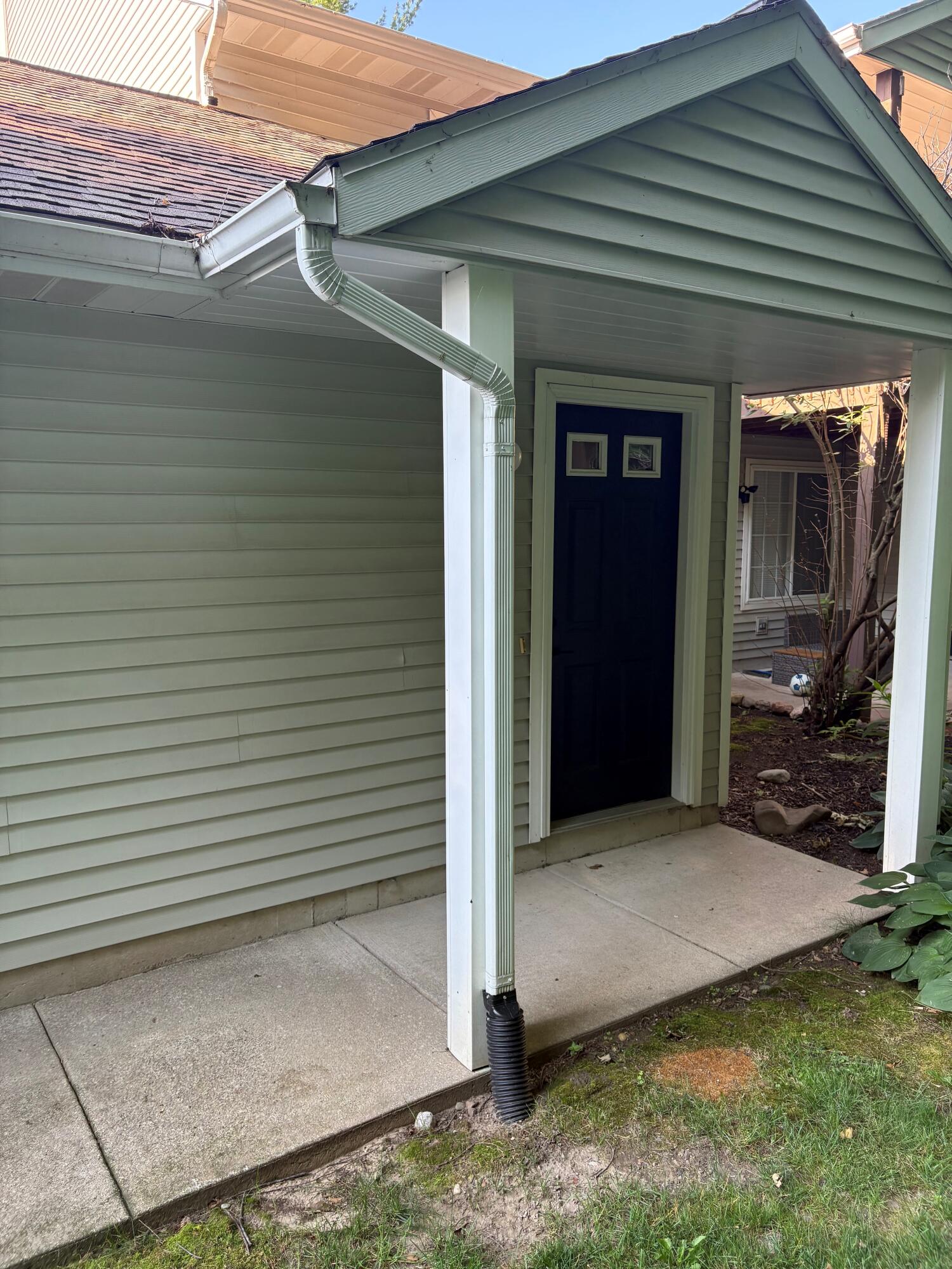 217 Hunters Lane NE Rockford MI 49341
