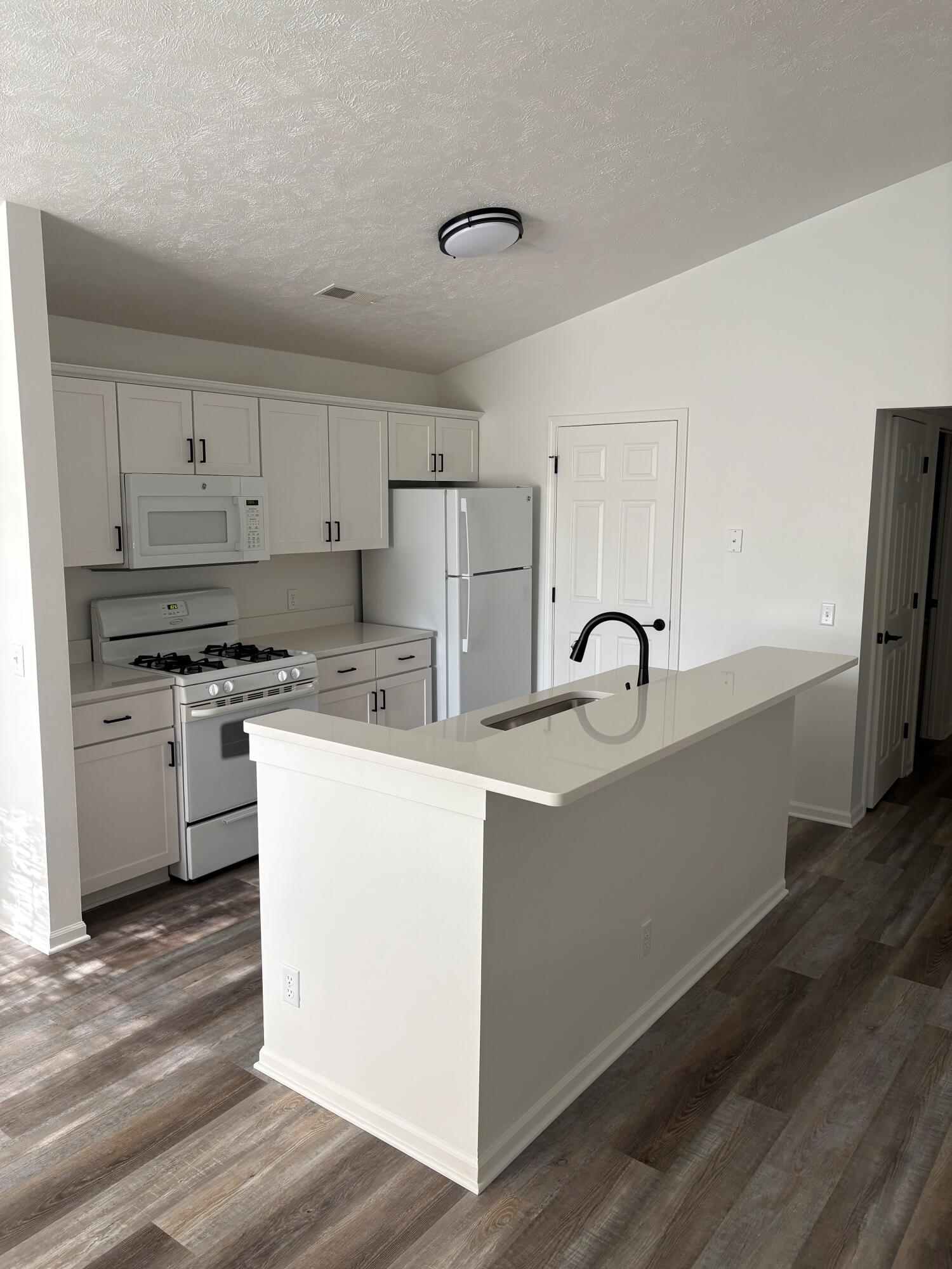 217 Hunters Lane NE Rockford MI 49341