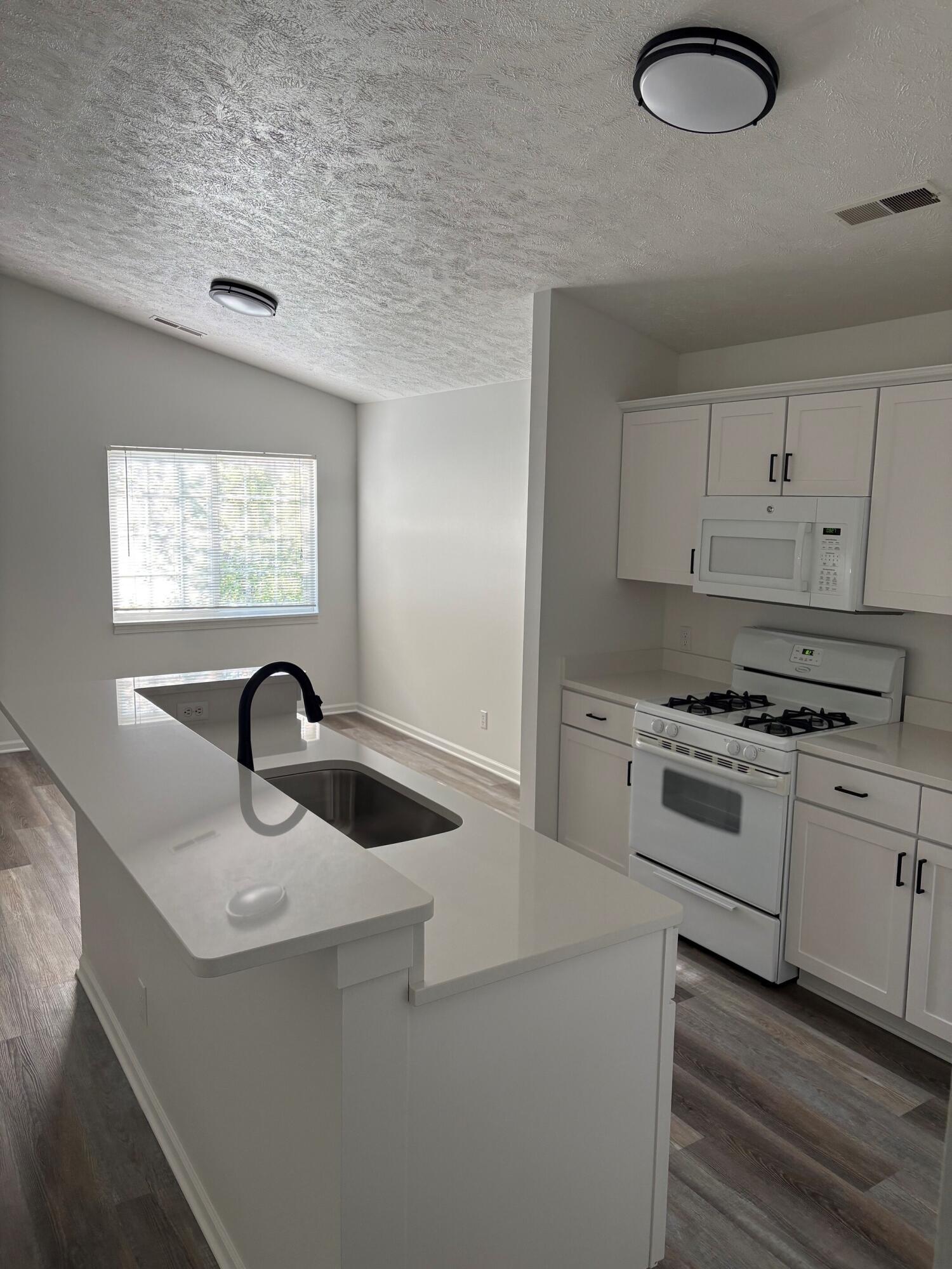 217 Hunters Lane NE Rockford MI 49341