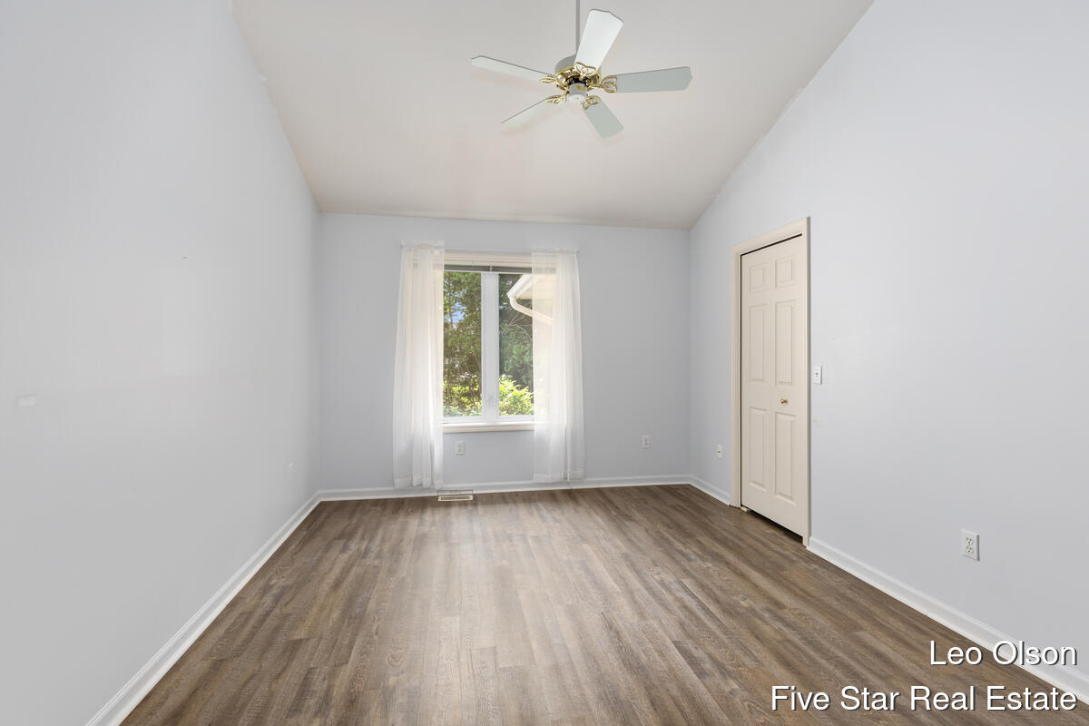 2220 Meadowglen Drive NE Grand Rapids MI 49505