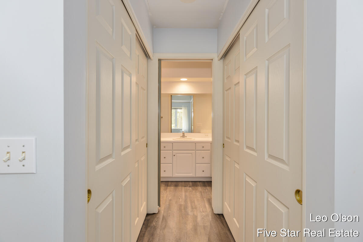 2220 Meadowglen Drive NE Grand Rapids MI 49505