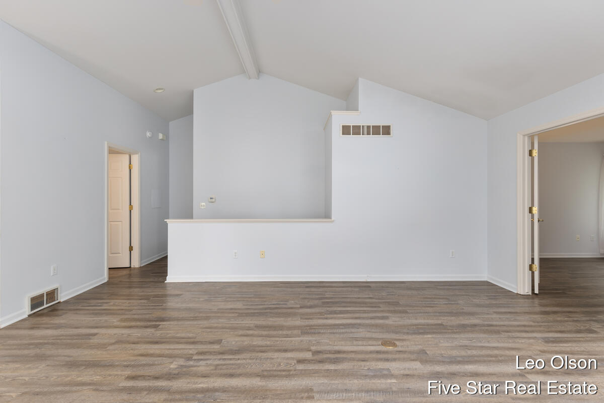 2220 Meadowglen Drive NE Grand Rapids MI 49505