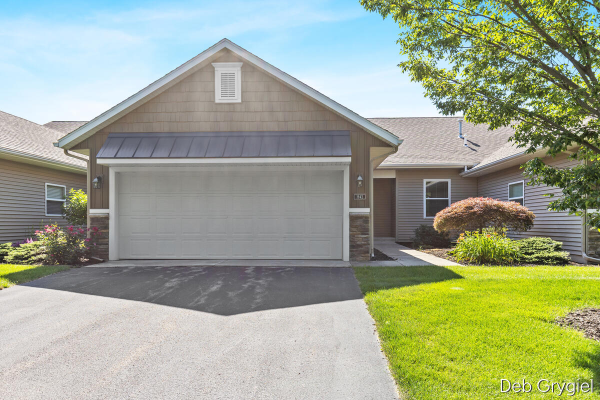1942 Morning Dew Drive SW Byron Center MI 49315